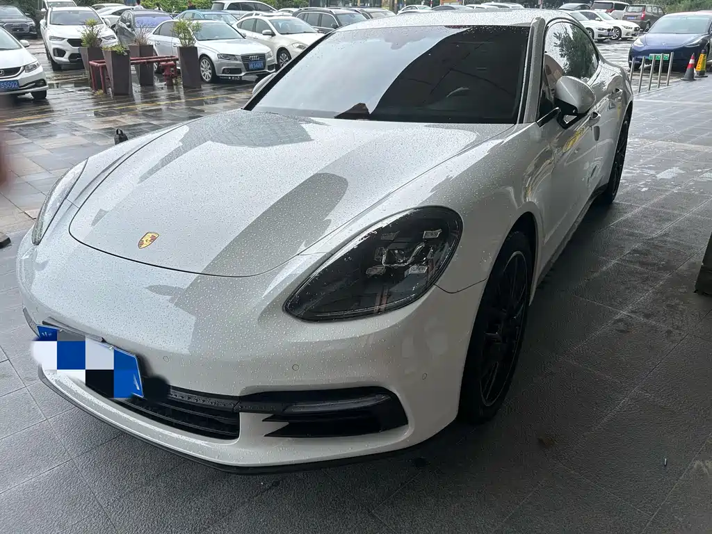 Porsche Panamera 2017 — фото 1