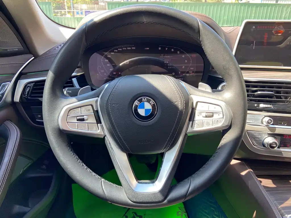 BMW 5 Series 2020 — фото 11