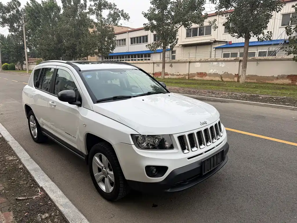 Jeep Compass 2013 — фото 3