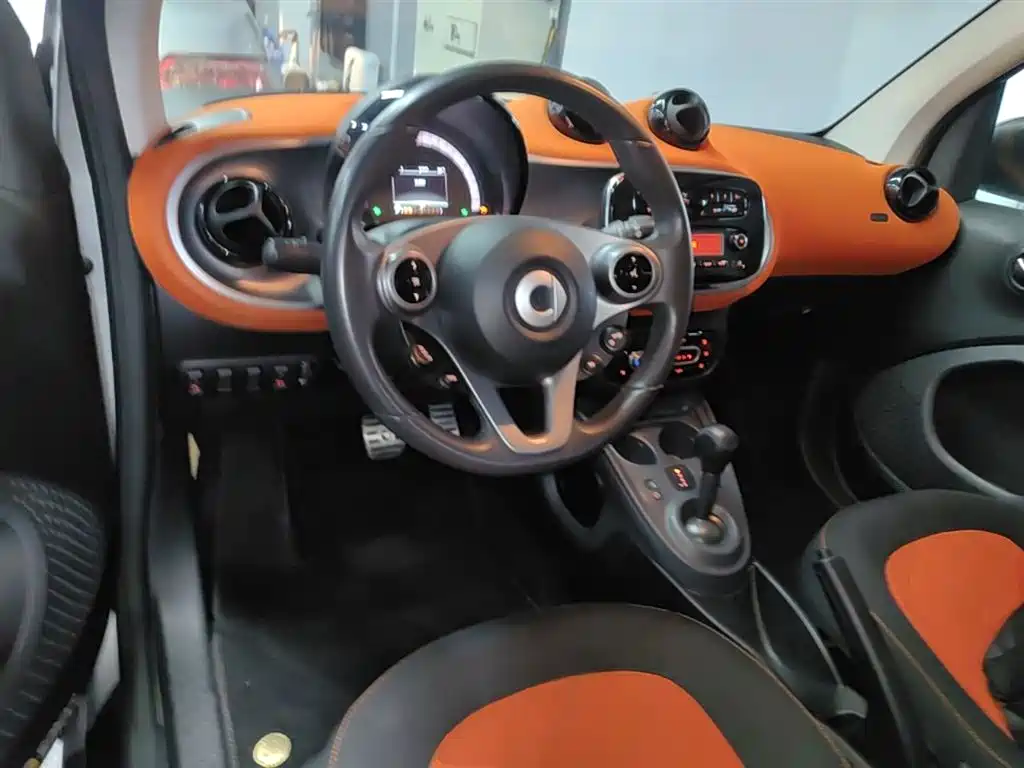 smart Fortwo 2016 — фото 10