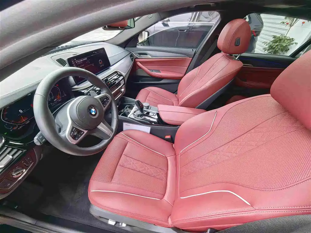 BMW 5 Series 2021 — фото 14