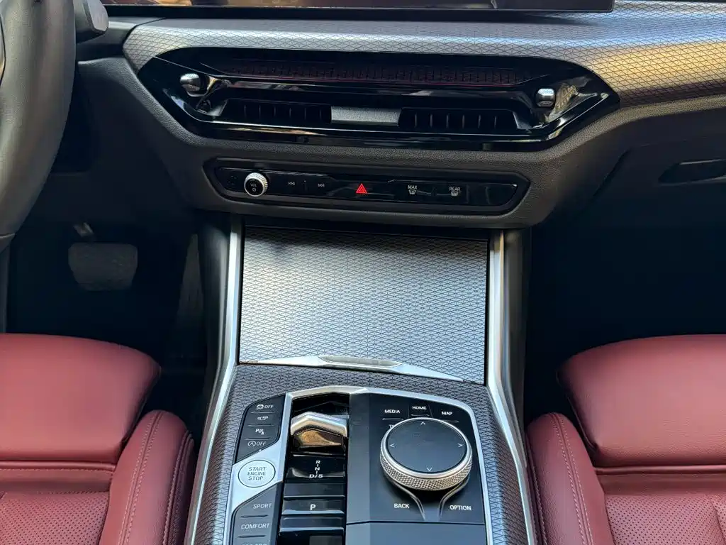 BMW 3 Series 2025 — фото 17
