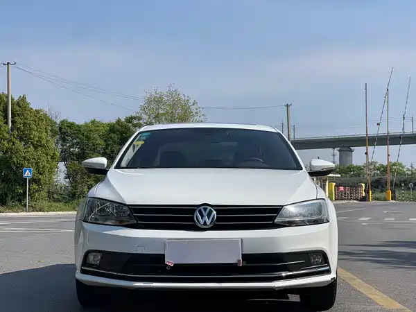 Volkswagen Sagitar 2018