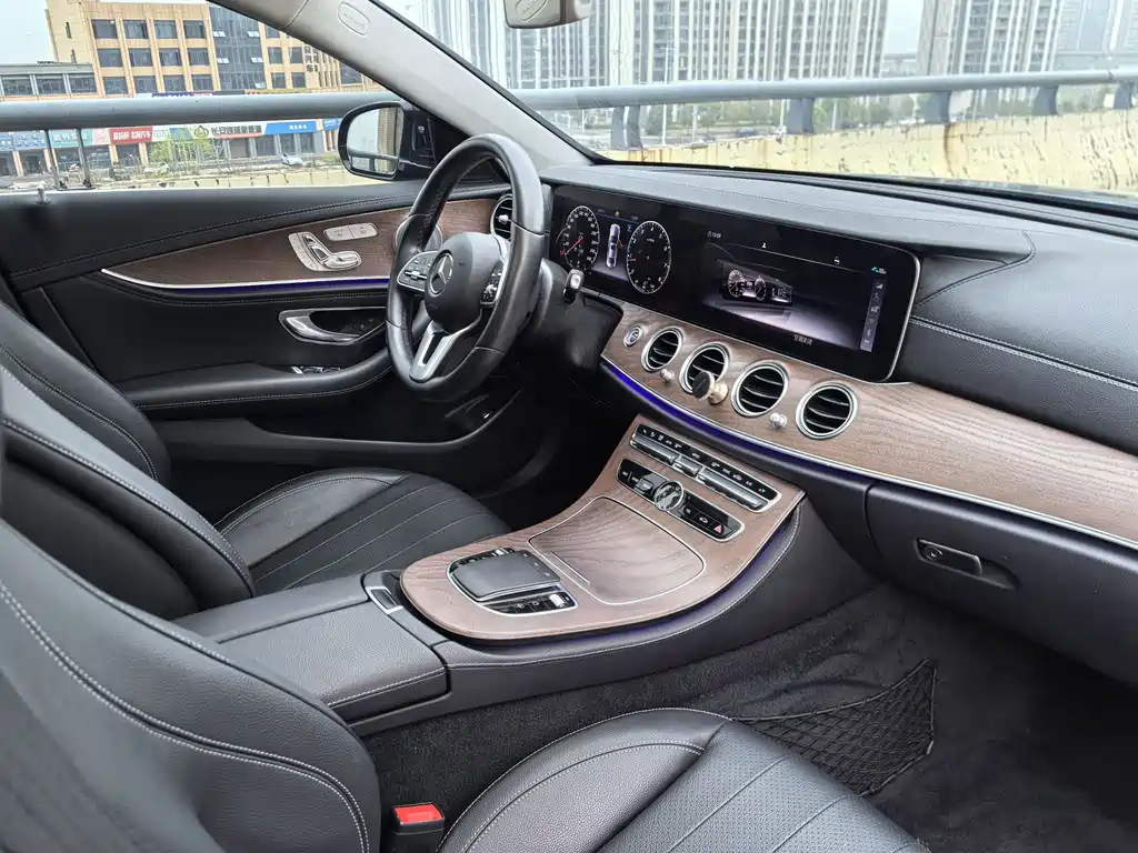 Mercedes-Benz E-Class 2019 — фото 47