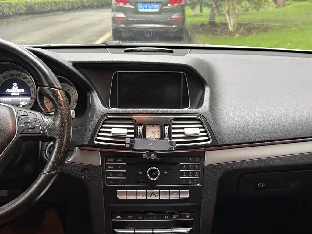 Mercedes-Benz E-Class 2016 — фото 20