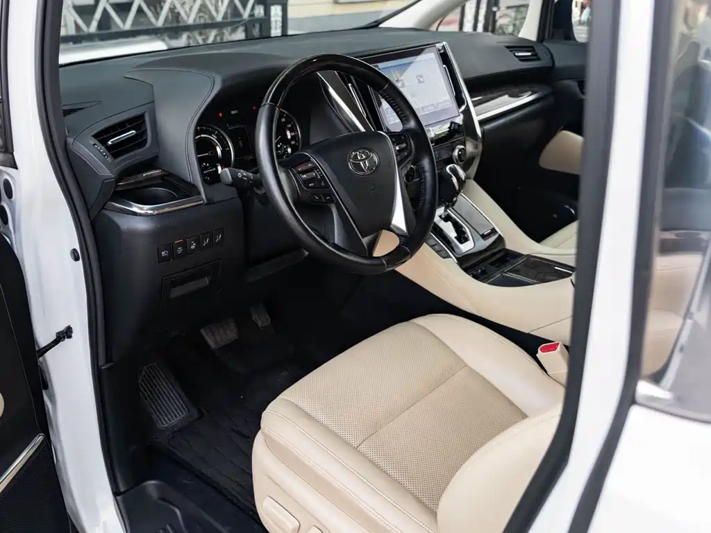 Toyota Vellfire 2022 — фото 8