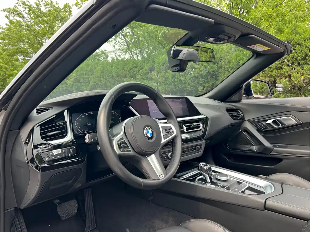 BMW Z4 2021 — фото 17