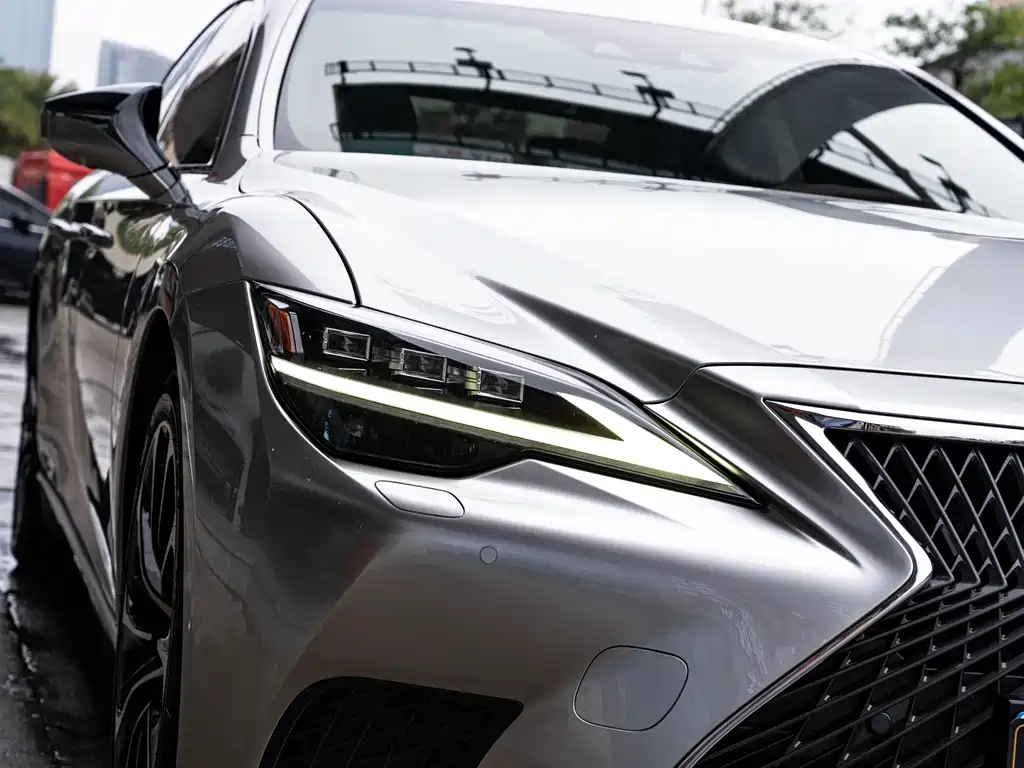Lexus LS 2022 — фото 6