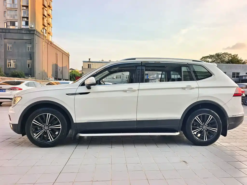 Volkswagen Tiguan L 2021 — фото 5