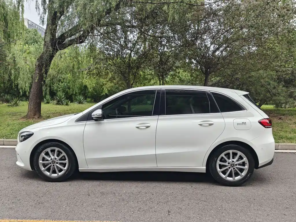 Mercedes-Benz B-Class 2023