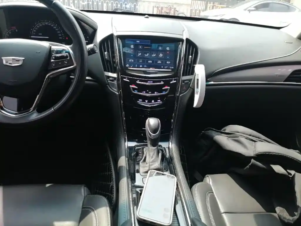 Cadillac ATS-L 2018 — фото 13