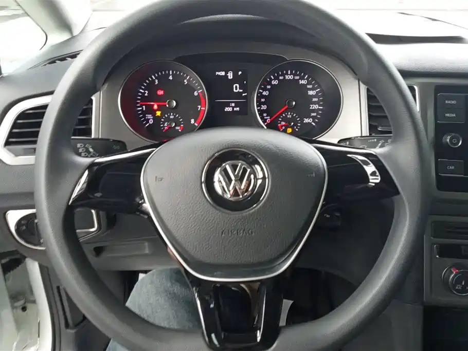 Volkswagen Golf Sportsvan 2018 — фото 15