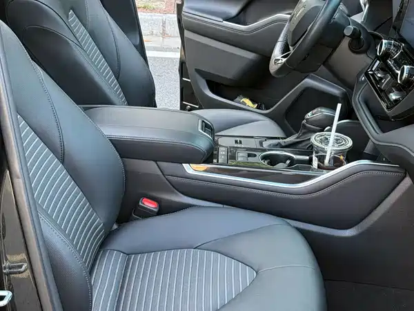 Toyota Crown Kluger 2023
