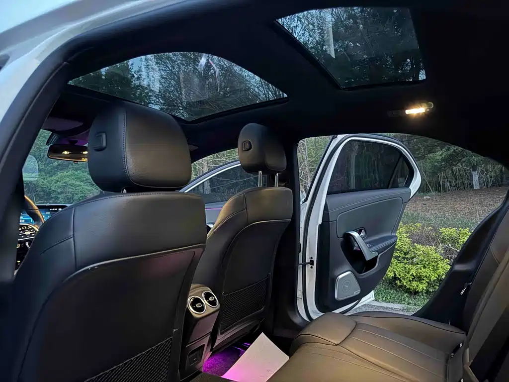 Mercedes-Benz A-Class 2022 — фото 11