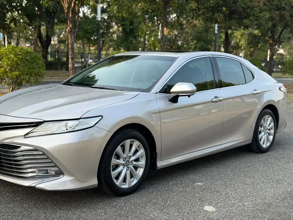 Toyota Camry 2020 — фото 4