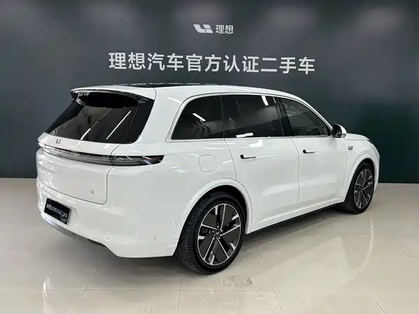 Li Auto L8 2025