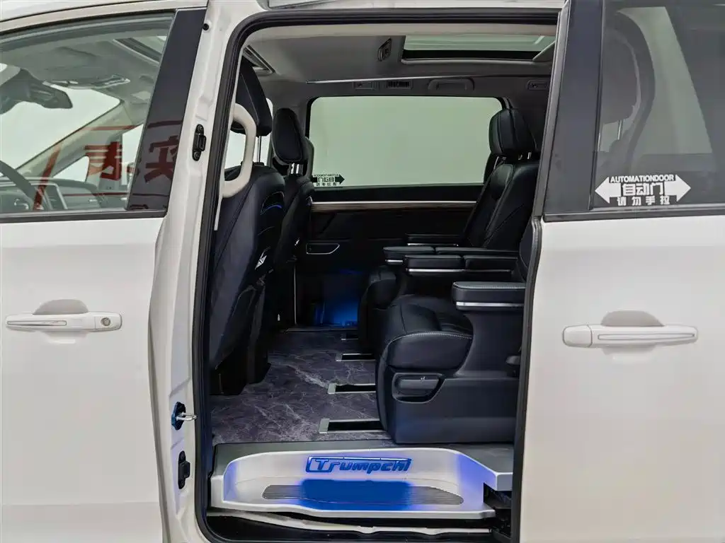GAC Motor Trumpchi M8 2020 — фото 12