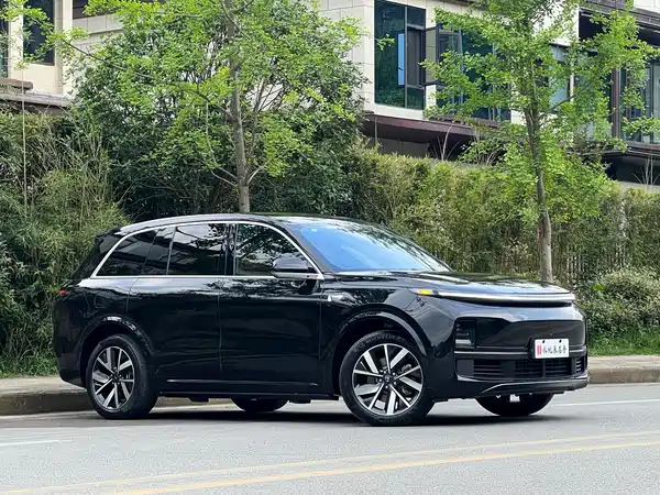 Li Auto L8 2023