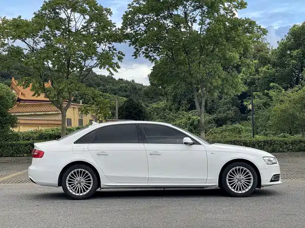 Audi A4L 2016