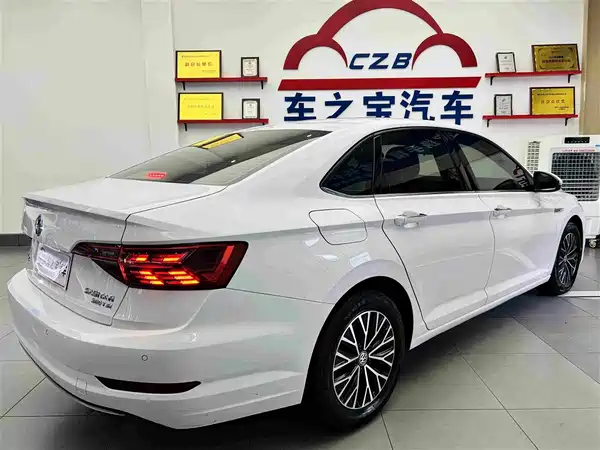 Volkswagen Sagitar 2020