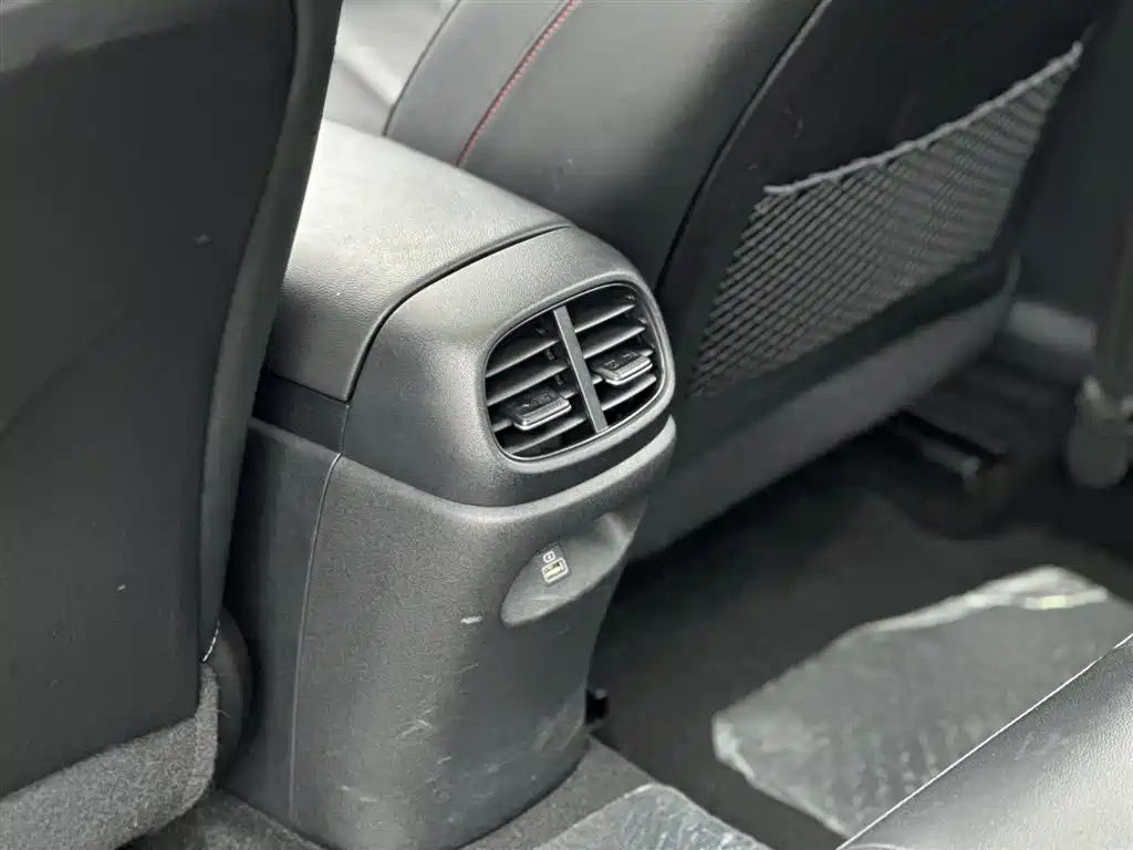 Hyundai Elantra 2022 — фото 13