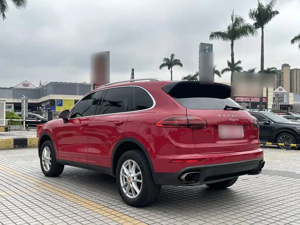 Porsche Cayenne 2016 — фото 23