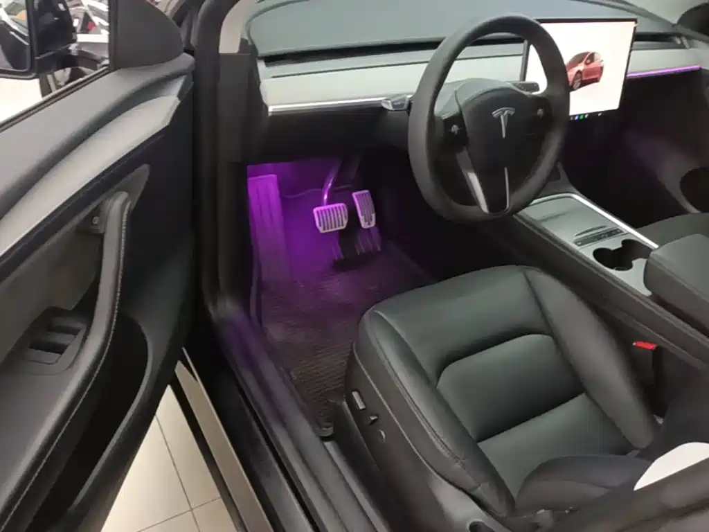 Tesla Model Y 2023 — фото 16