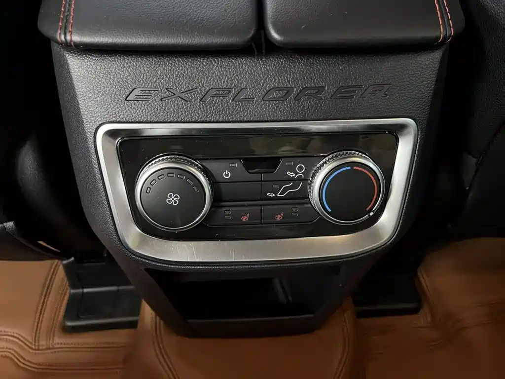 Ford Explorer 2023 — фото 16