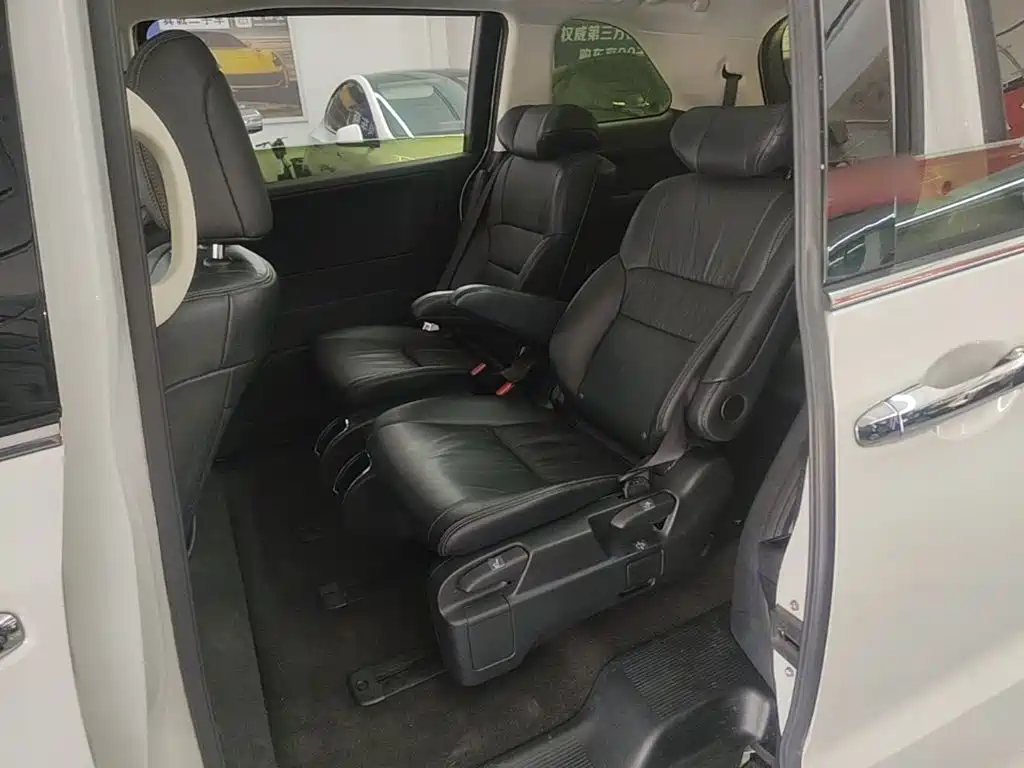 Honda Odyssey 2019 — фото 17