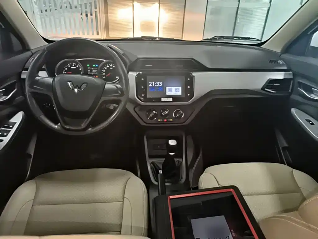 Wuling Hongguang 2019 — фото 10