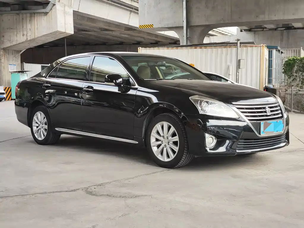 Toyota Crown 2014 — фото 3