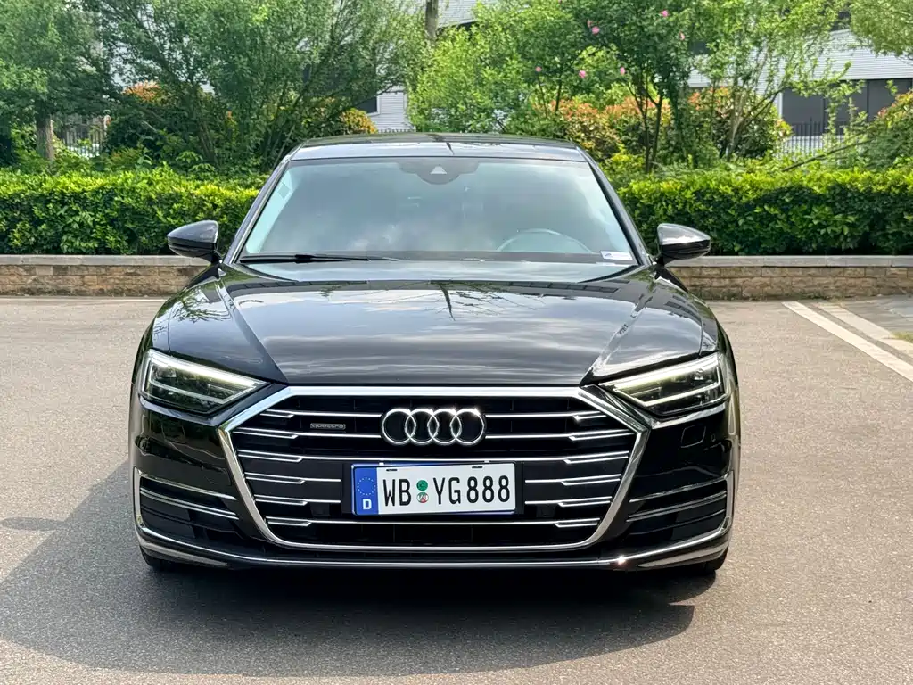 Audi A8 2022 — фото 2