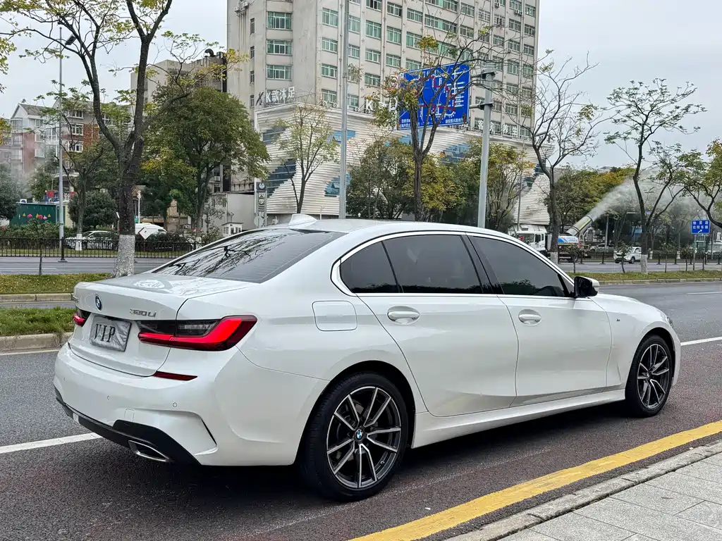 BMW 3 Series 2023 — фото 14
