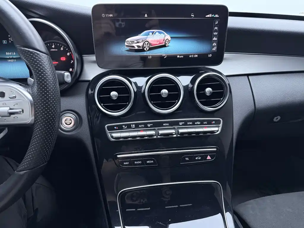 Mercedes-Benz C-Class 2019 — фото 23