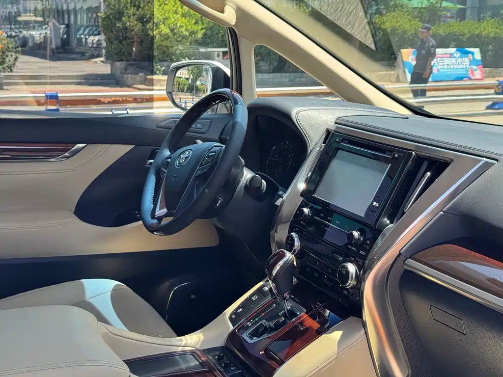 Toyota Alphard 2015 — фото 19