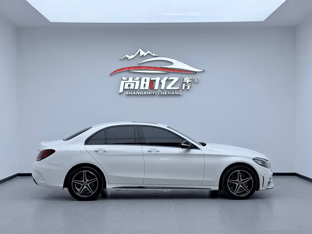 Mercedes-Benz C-Class 2019 — фото 4