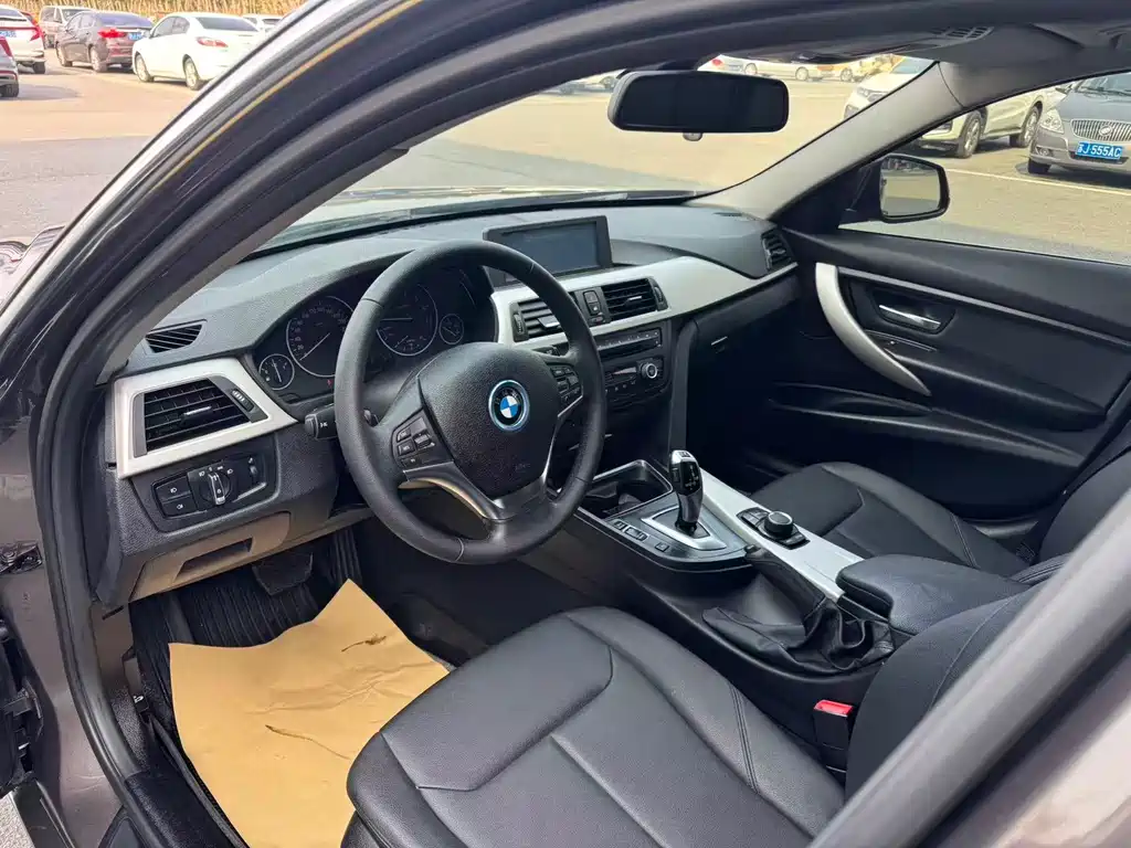BMW 3 Series 2015 — фото 10