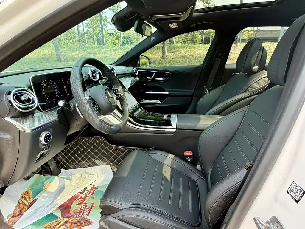 Mercedes-Benz C-Class 2025