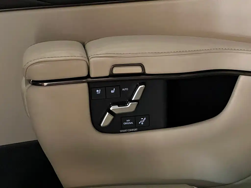 Toyota Alphard 2024 — фото 16