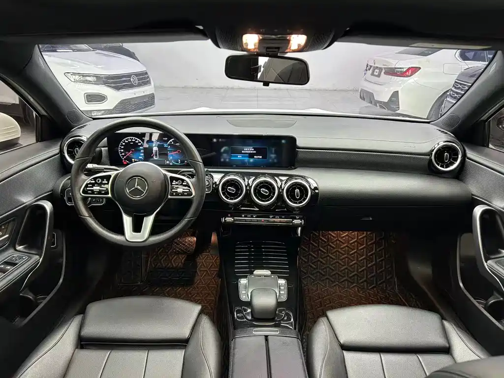 Mercedes-Benz A-Class 2022 — фото 17