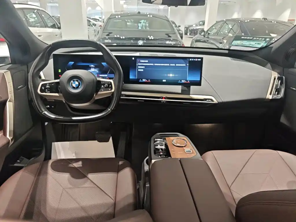 BMW iX 2023 — фото 16