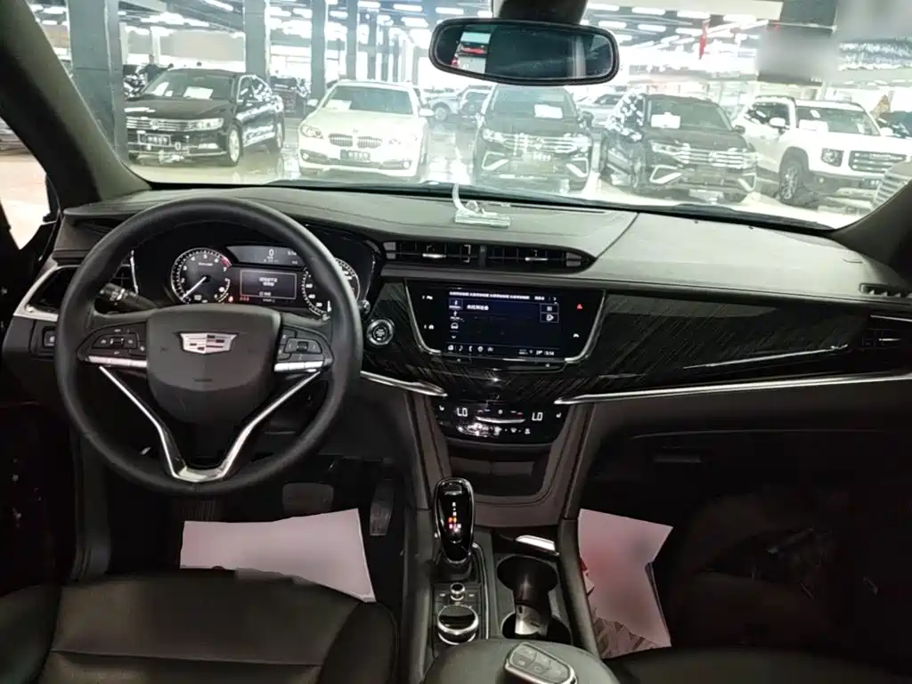 Cadillac XT6 2022 — фото 10