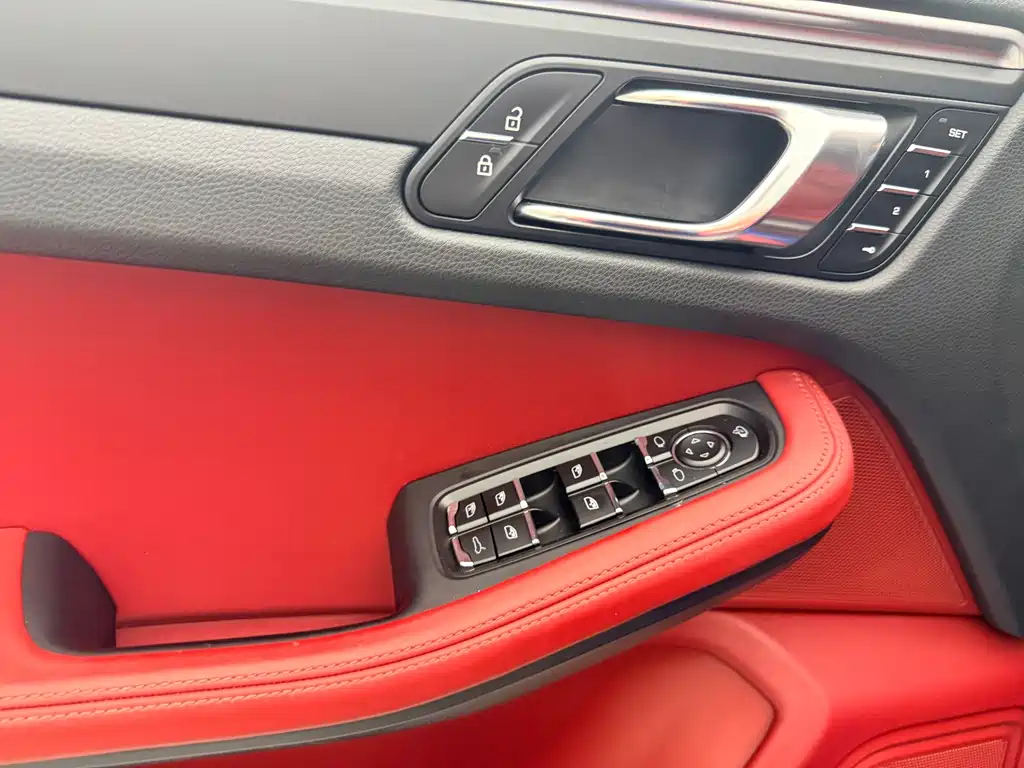 Porsche Macan 2020 — фото 26