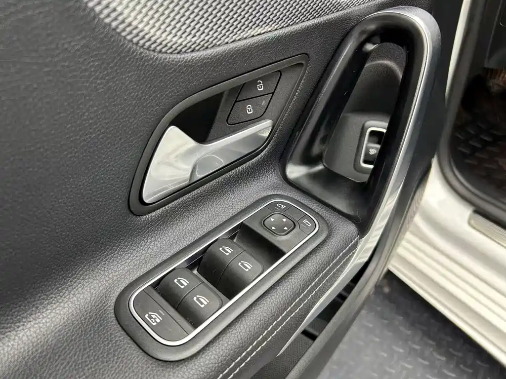 Mercedes-Benz A-Class 2022 — фото 10