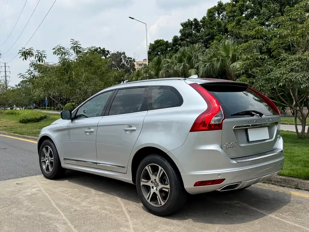 Volvo XC60 2015 — фото 6