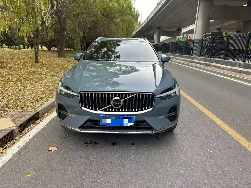 Volvo XC60 2023 — фото 2