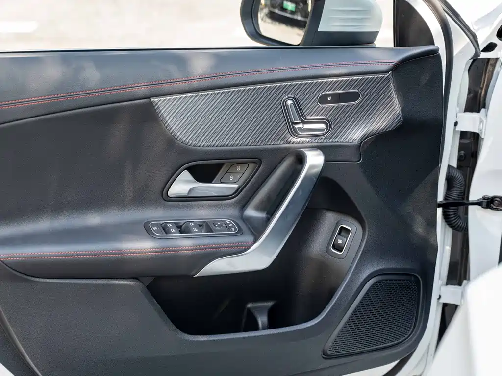 Mercedes-Benz A-Class 2025 — фото 13