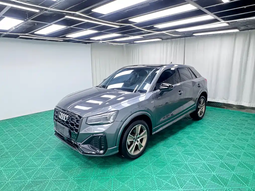 Audi Q2L 2023