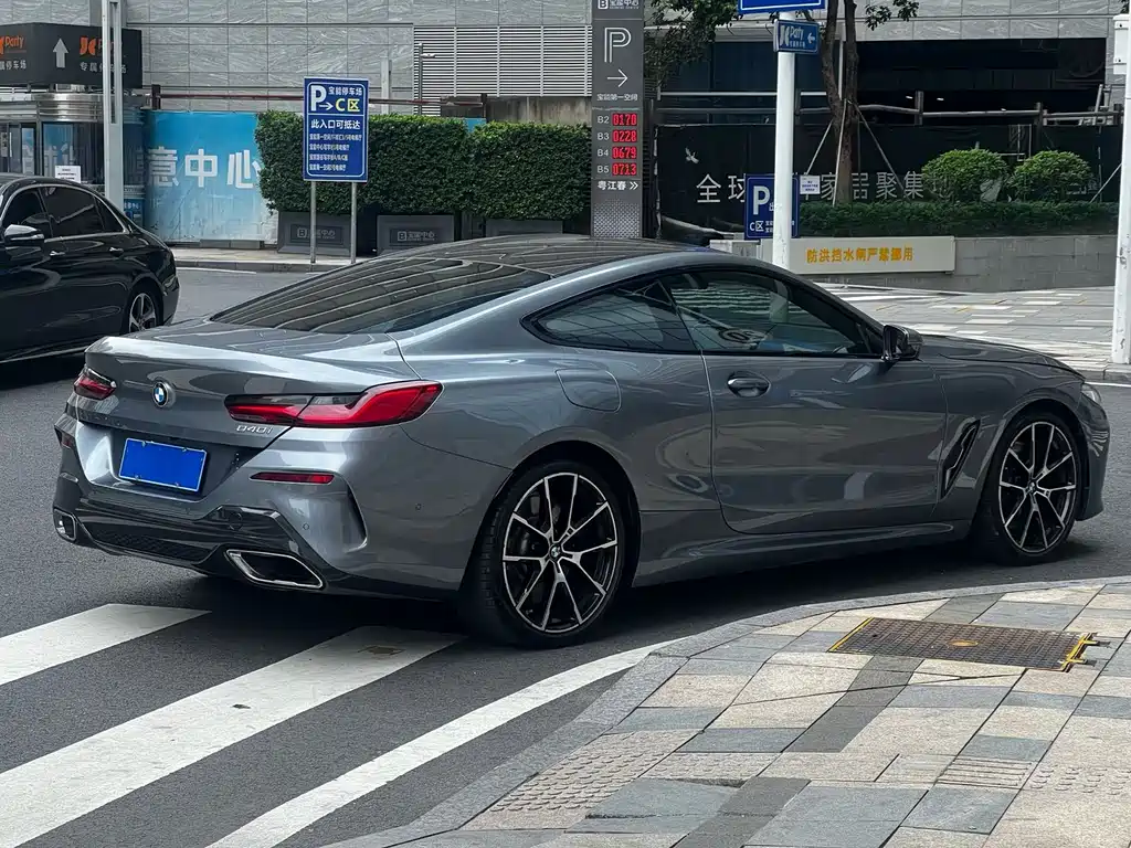 BMW 8 Series 2021 — фото 9