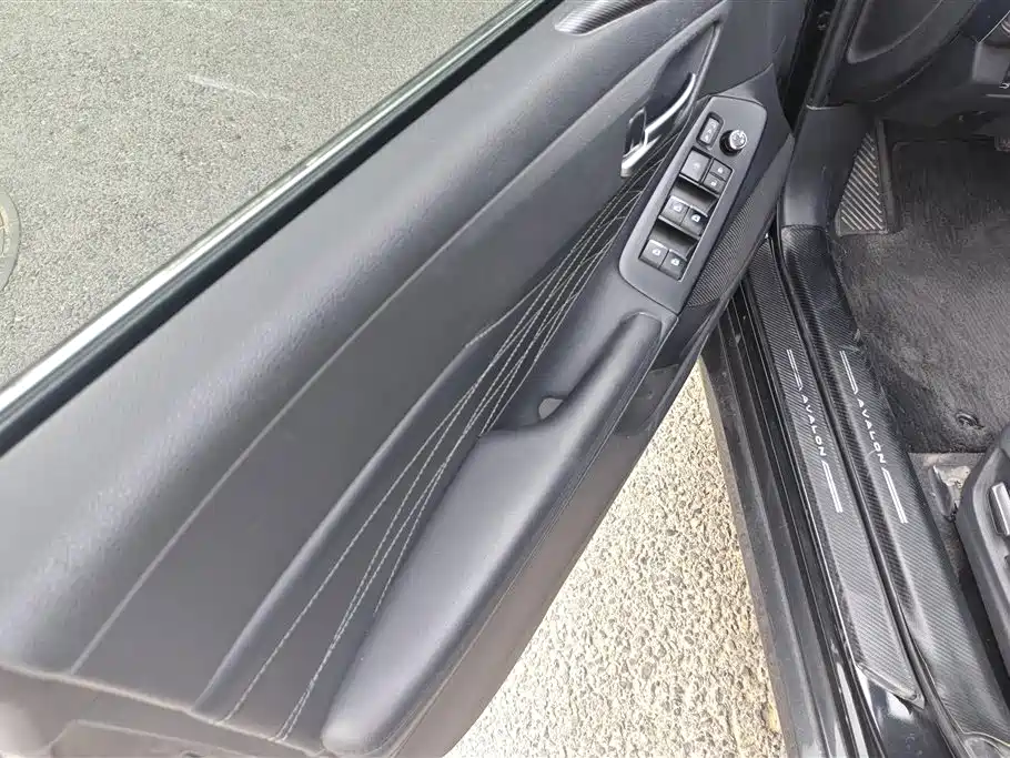 Toyota Avalon 2022